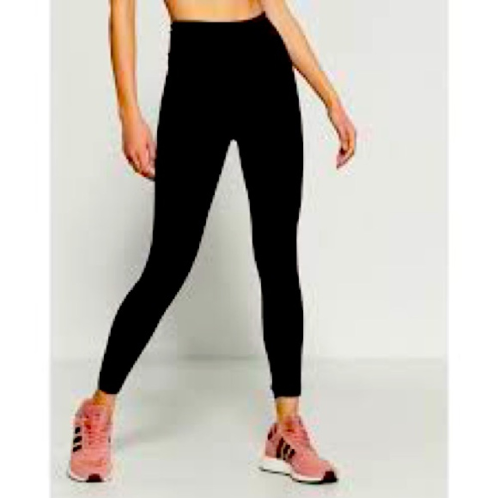 Kendall & Kylie- black leggings, women size S. Never worn. Classic casual chic!